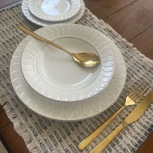 Gibson Cream Ceramic Dinner Plates with Gold Rim 4 sets or 4 dishes